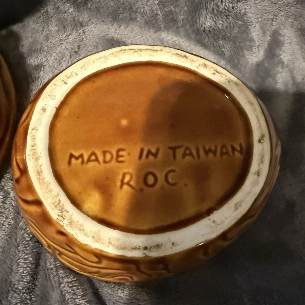 Vintage squirrel and nut covered bowl made in‎ Taiwan